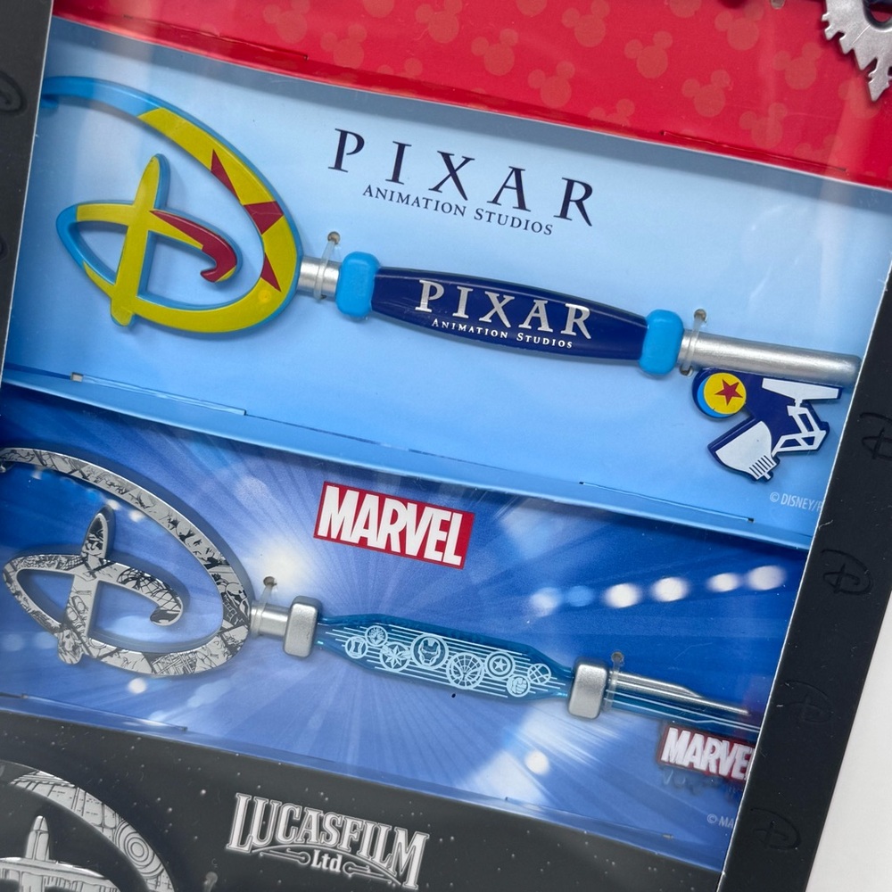 Walt Disney Studios Starter Key Collection NEW - Picture 3 of 7